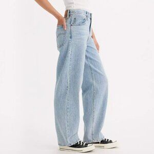 Levi's Light Wash Baggy Dad Jeans - Size 30